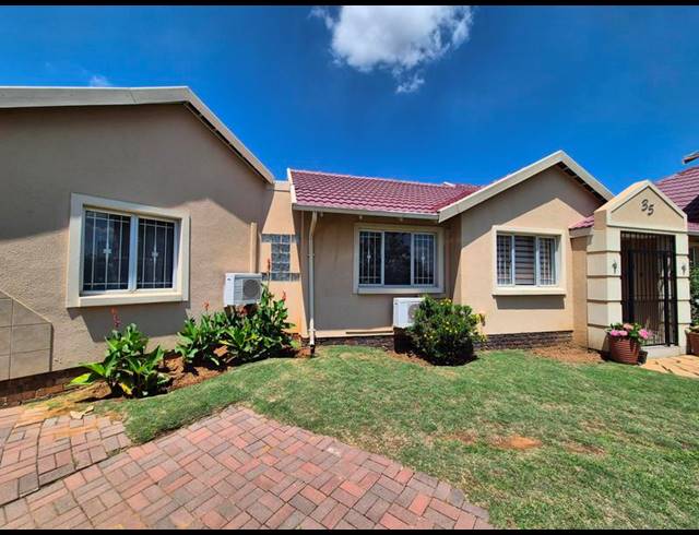 6 BEDROOM HOUSE FOR SALE IN ELANDSPARK